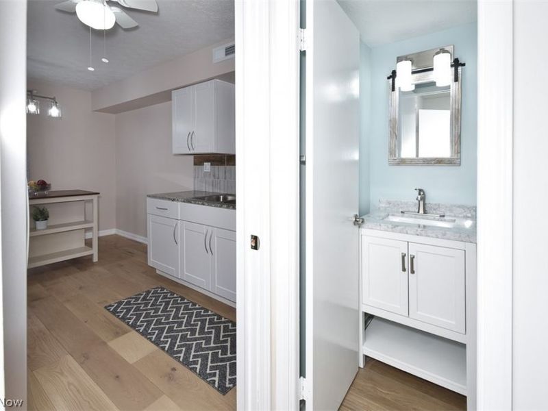 6577 Liberty Bell Drive, Unit C20, Brook Park, OH 44142 Photo 4