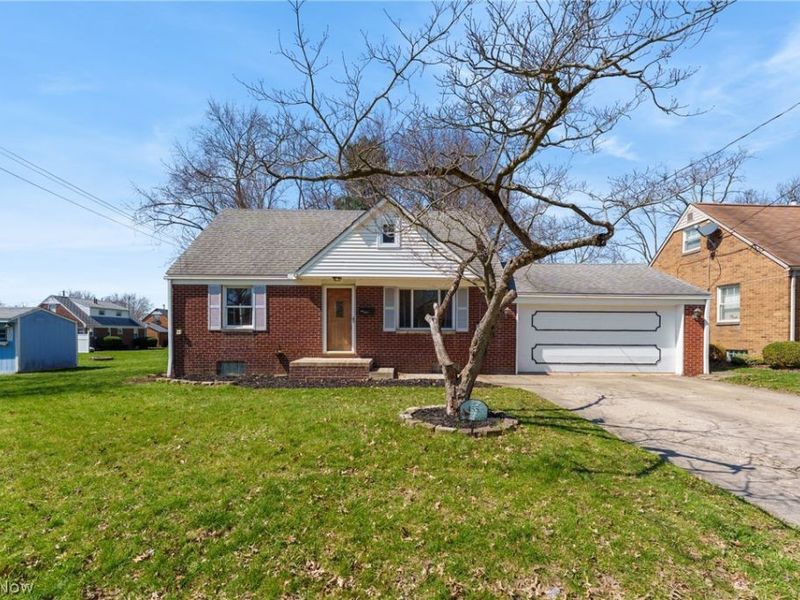 455 Royer Avenue NW, North Canton, OH 44720 Photo 1