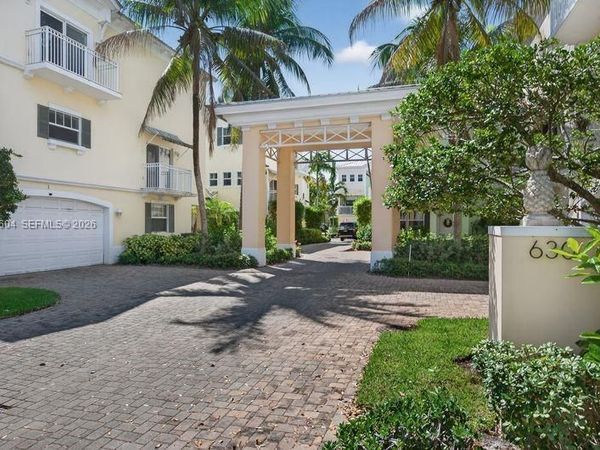 630 SE 15th St, Unit 5, Fort Lauderdale, FL 33316