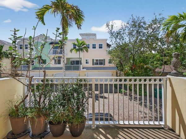 630 SE 15th St, Unit 5, Fort Lauderdale, FL 33316