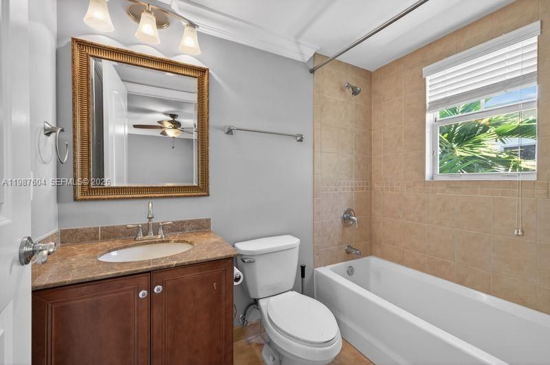 630 SE 15th St, Unit 5, Fort Lauderdale, FL 33316 Photo