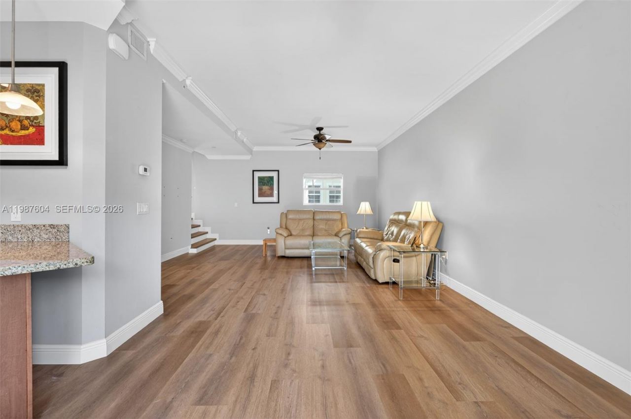 630 SE 15th St, Unit 5, Fort Lauderdale, FL 33316 Photo