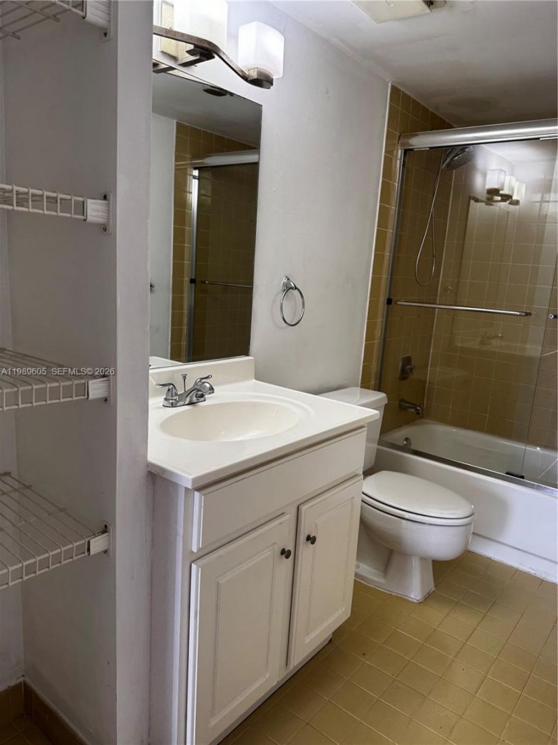 9686 Fontainebleau Blvd, Unit 301, Miami, FL 33172 Photo