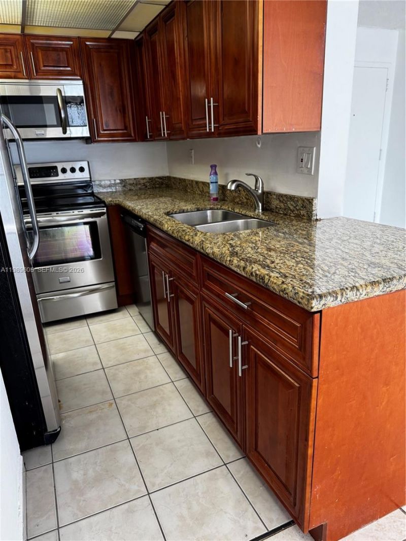 9686 Fontainebleau Blvd, Unit 301, Miami, FL 33172 Photo