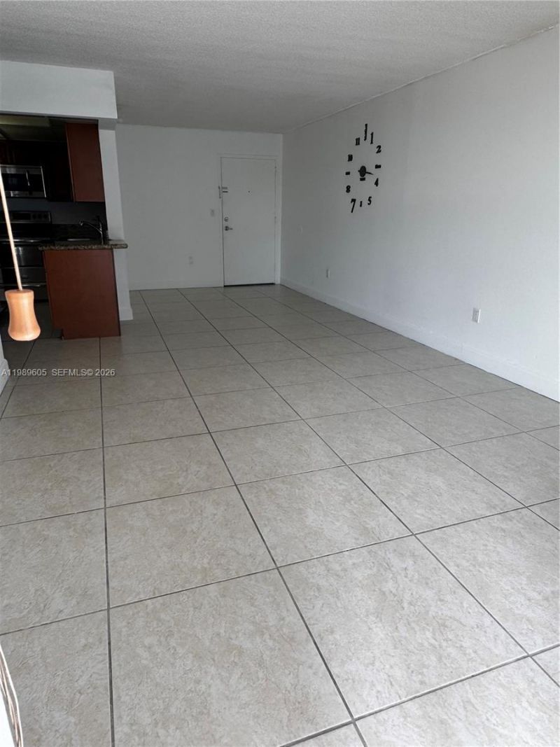 9686 Fontainebleau Blvd, Unit 301, Miami, FL 33172 Photo