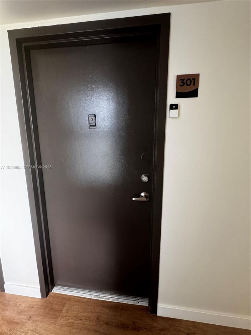 9686 Fontainebleau Blvd, Unit 301, Miami, FL 33172 Photo