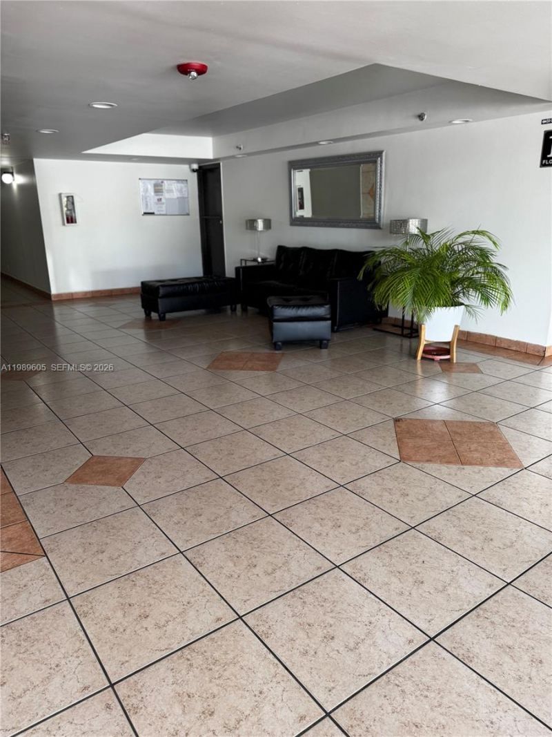 9686 Fontainebleau Blvd, Unit 301, Miami, FL 33172 Photo