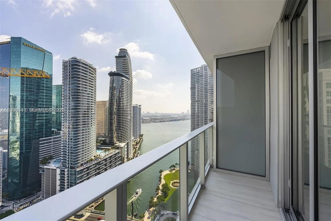 77 SE 5th Street , Unit 2709, Miami, FL 33131 Photo