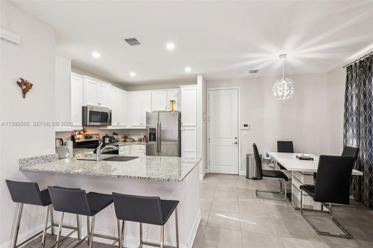 10828 SW 235 St , Miami, FL 33032 Photo