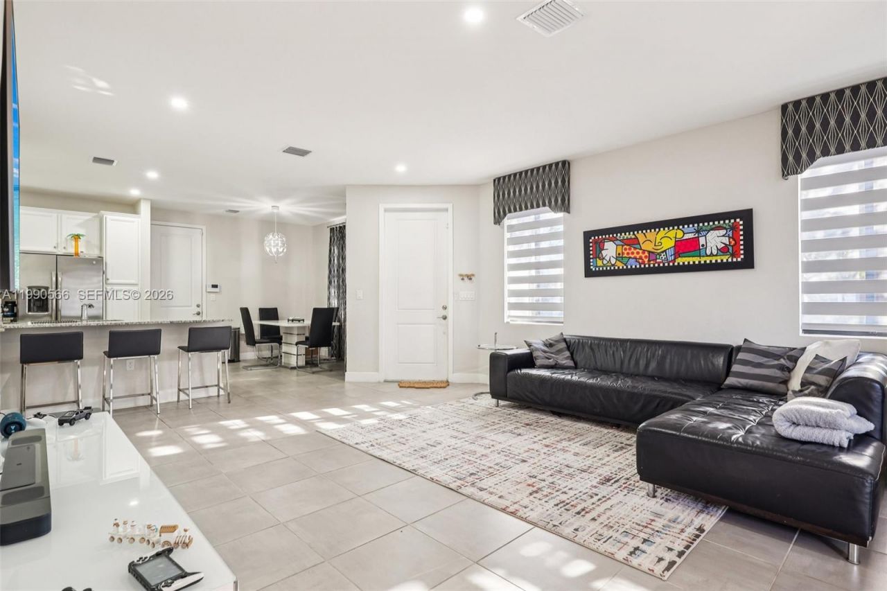 10828 SW 235 St , Miami, FL 33032 Photo