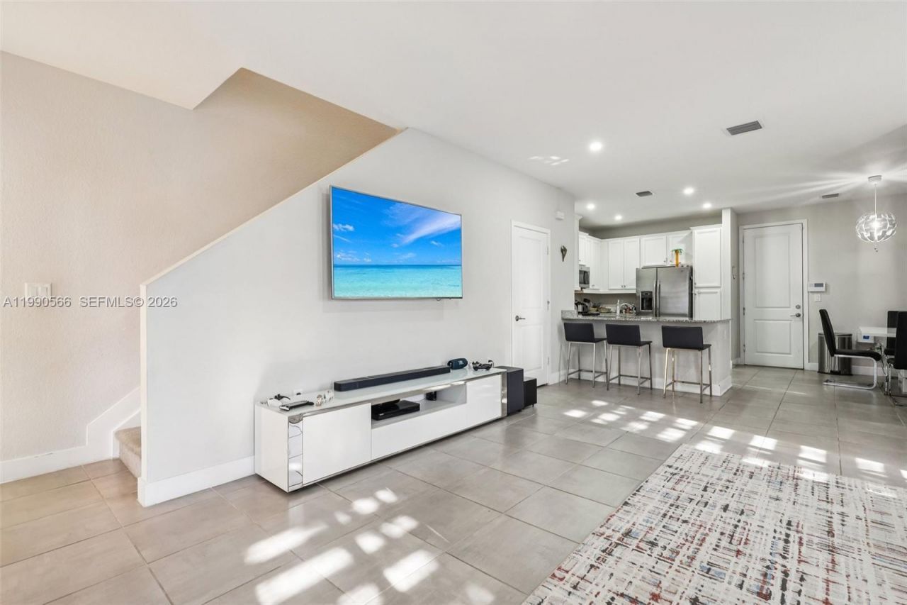 10828 SW 235 St , Miami, FL 33032 Photo