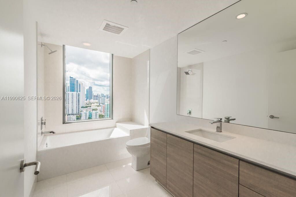 460 NE 28th St , Unit 2508, Miami, FL 33137 Photo