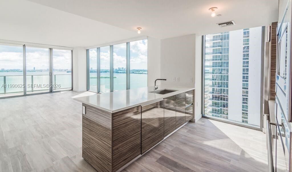 460 NE 28th St , Unit 2508, Miami, FL 33137 Photo