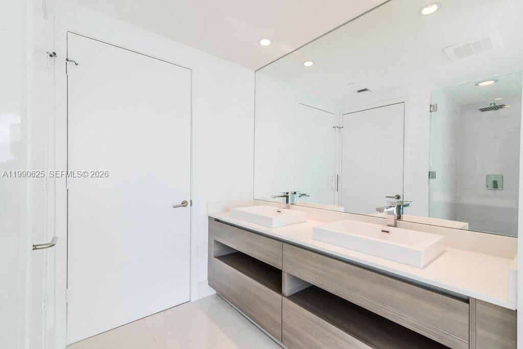 460 NE 28th St , Unit 2508, Miami, FL 33137 Photo