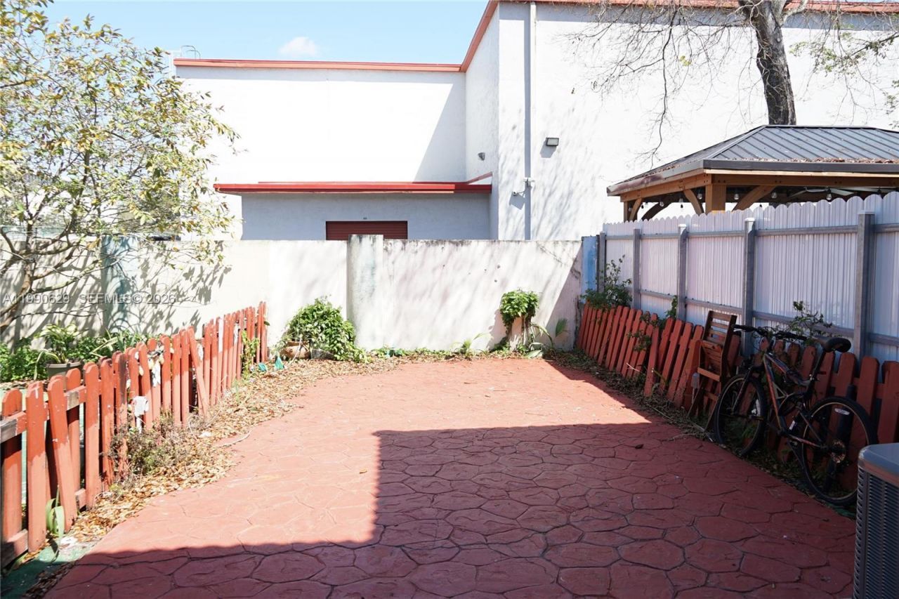 331 NW 82nd Avenue , Unit 1303, Miami, FL 33126 Photo