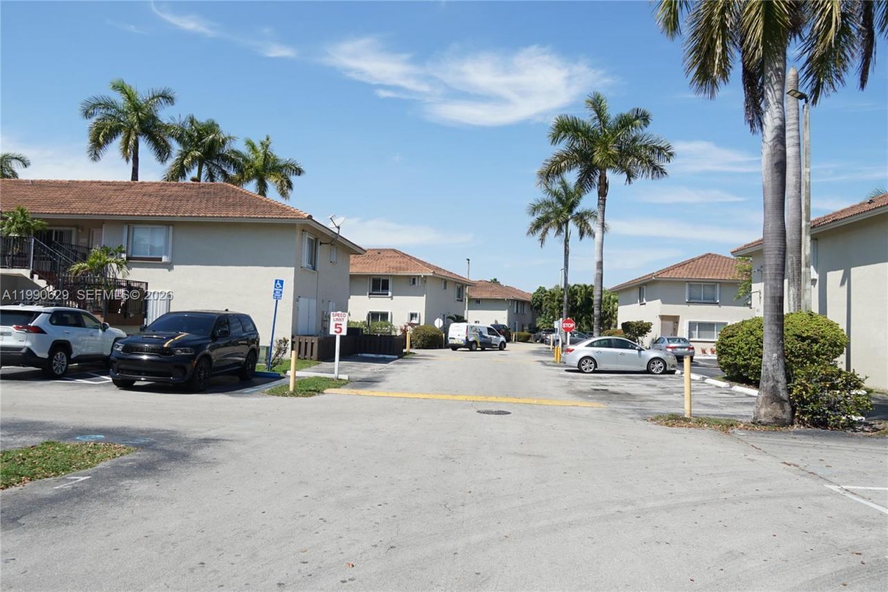 331 NW 82nd Avenue , Unit 1303, Miami, FL 33126 Photo