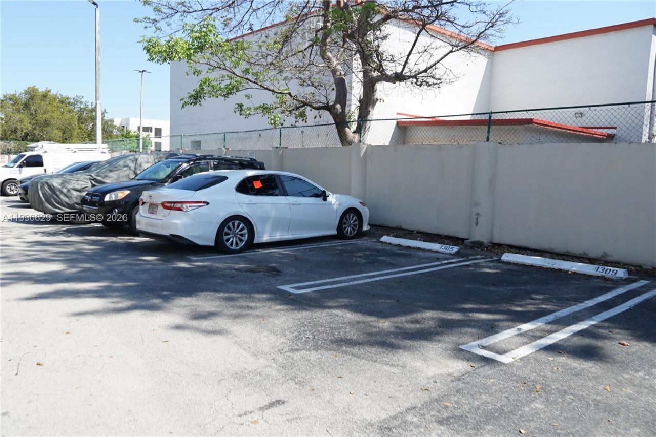 331 NW 82nd Avenue , Unit 1303, Miami, FL 33126 Photo