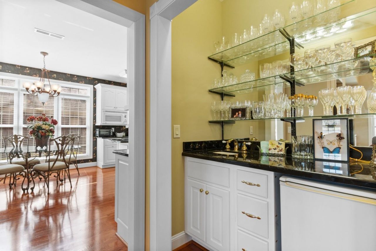 1077 Links Rd. Photo 11