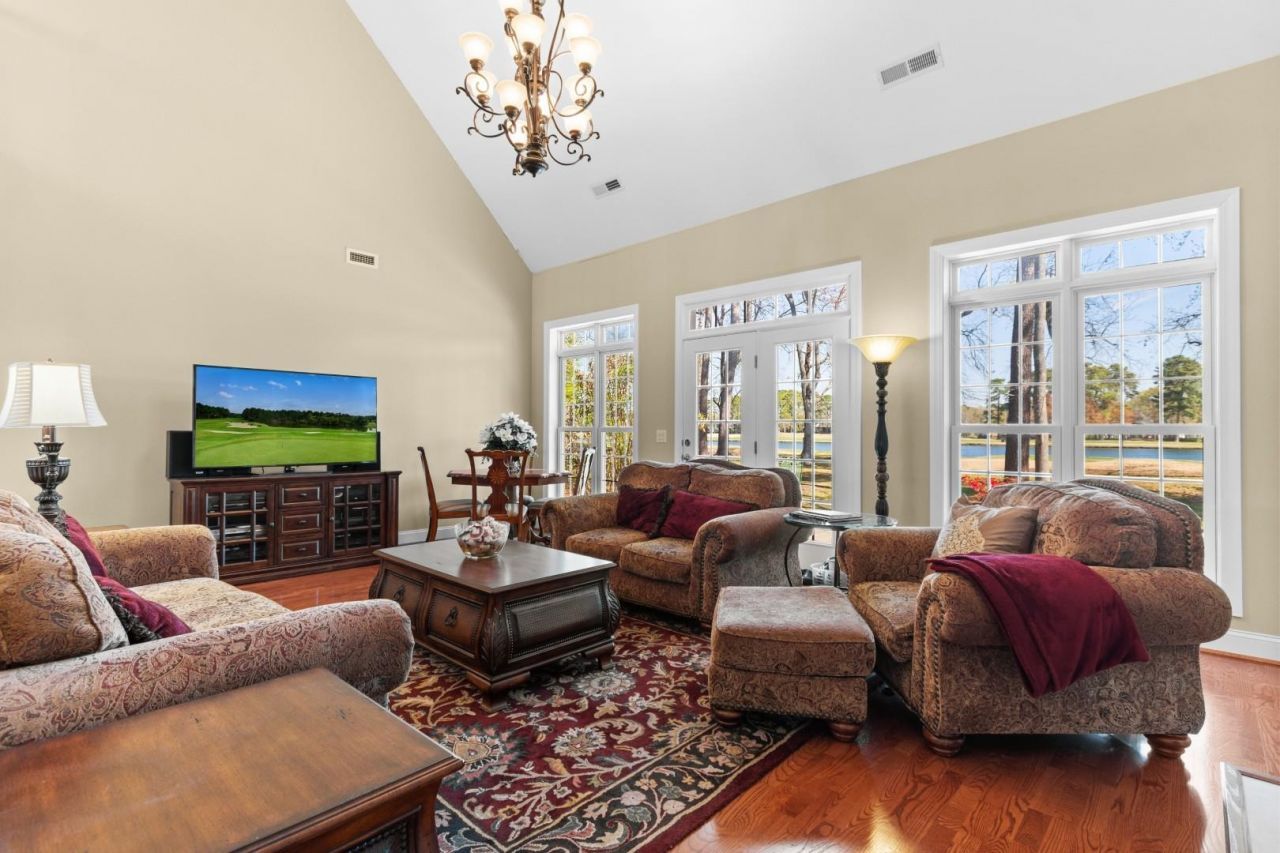 1077 Links Rd. Photo 14