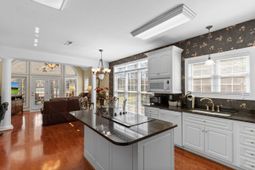 1077 Links Rd. photo 4