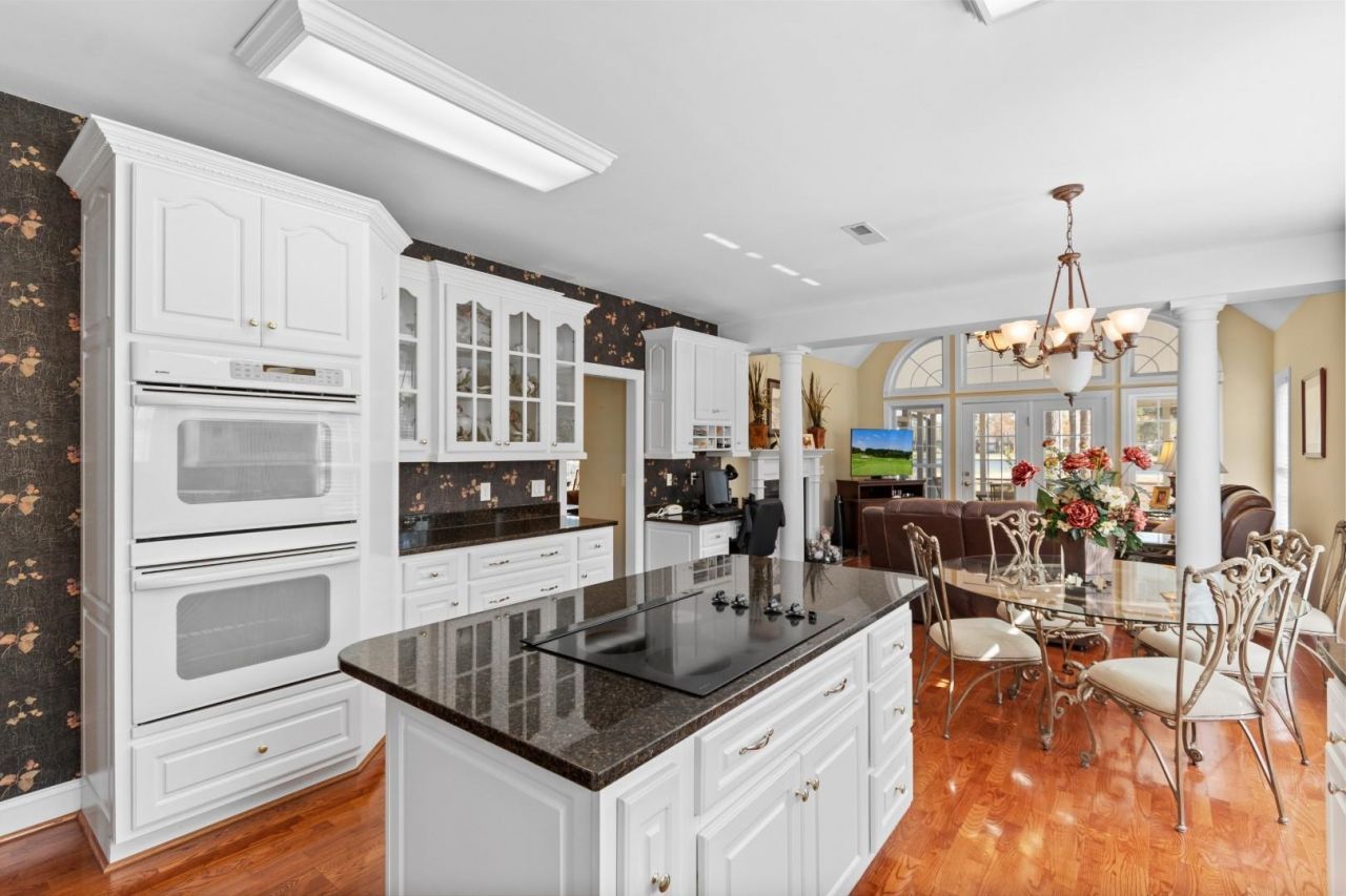 1077 Links Rd. Photo 5