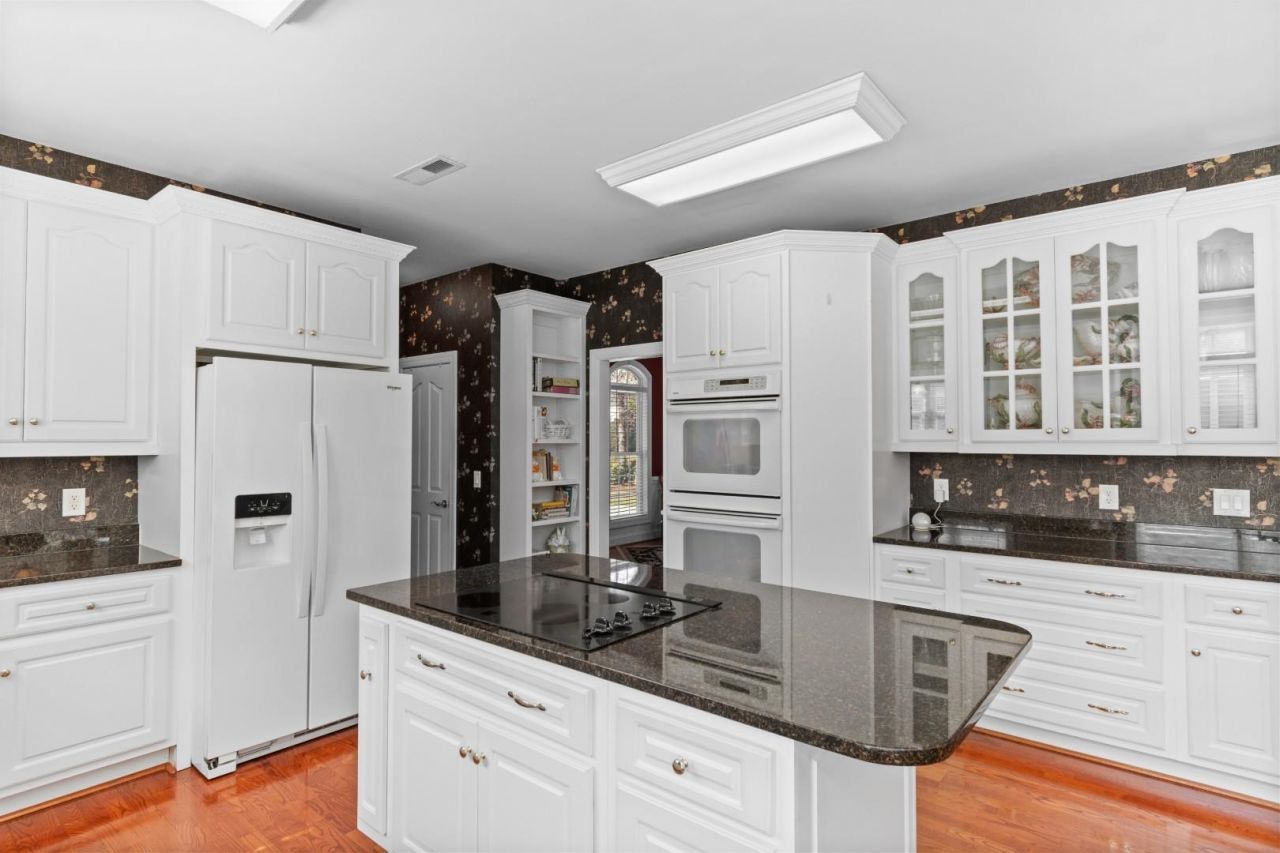 1077 Links Rd. Photo 7