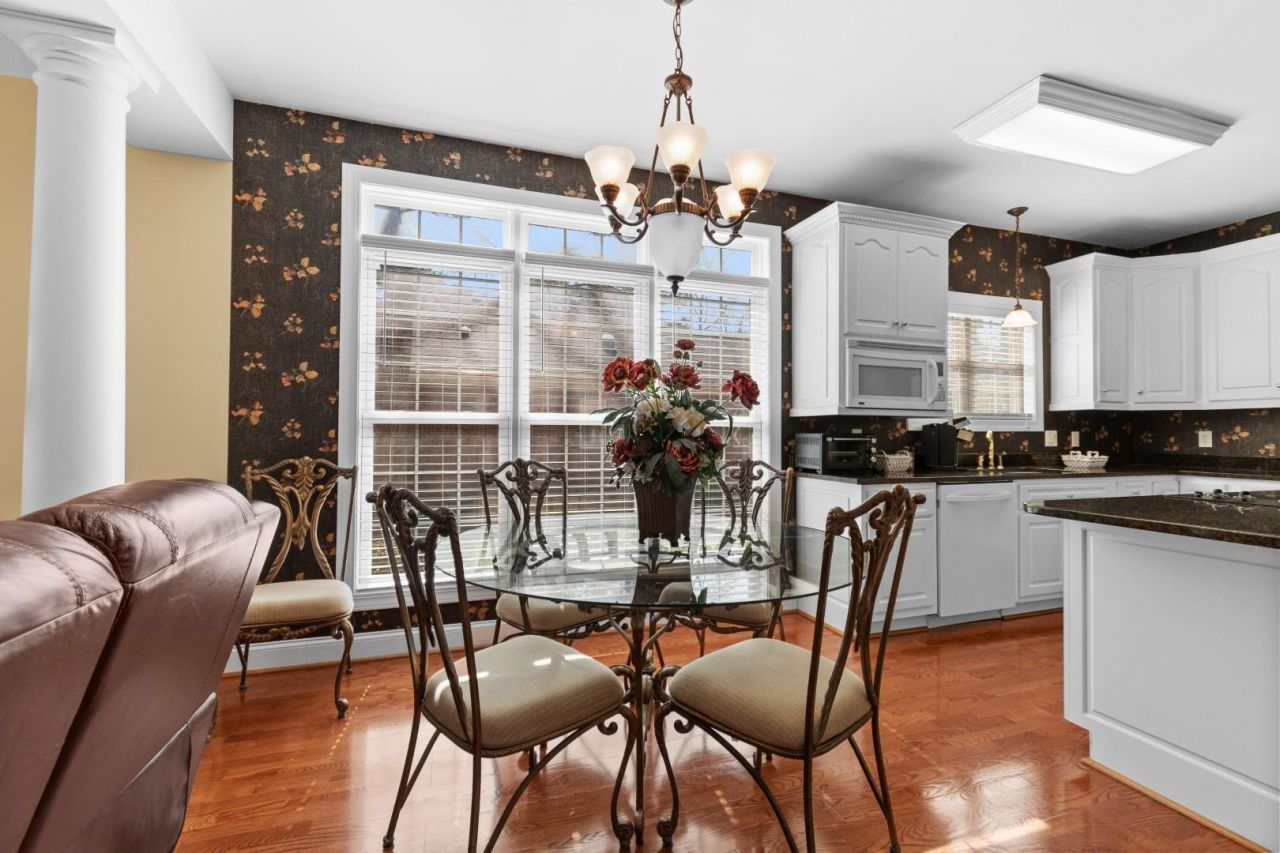 1077 Links Rd. Photo 8