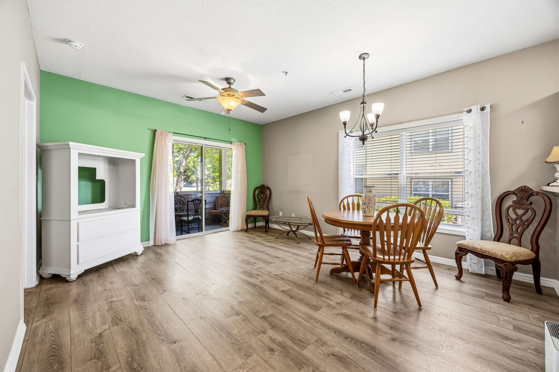 4104 Pinehurst Circle Photo 8