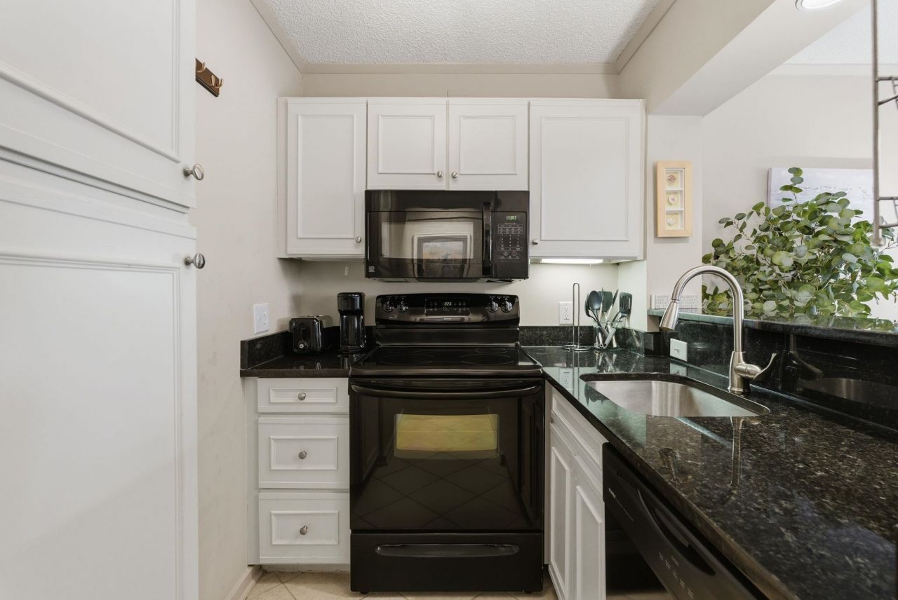 415 Ocean Creek Dr.  Photo 10