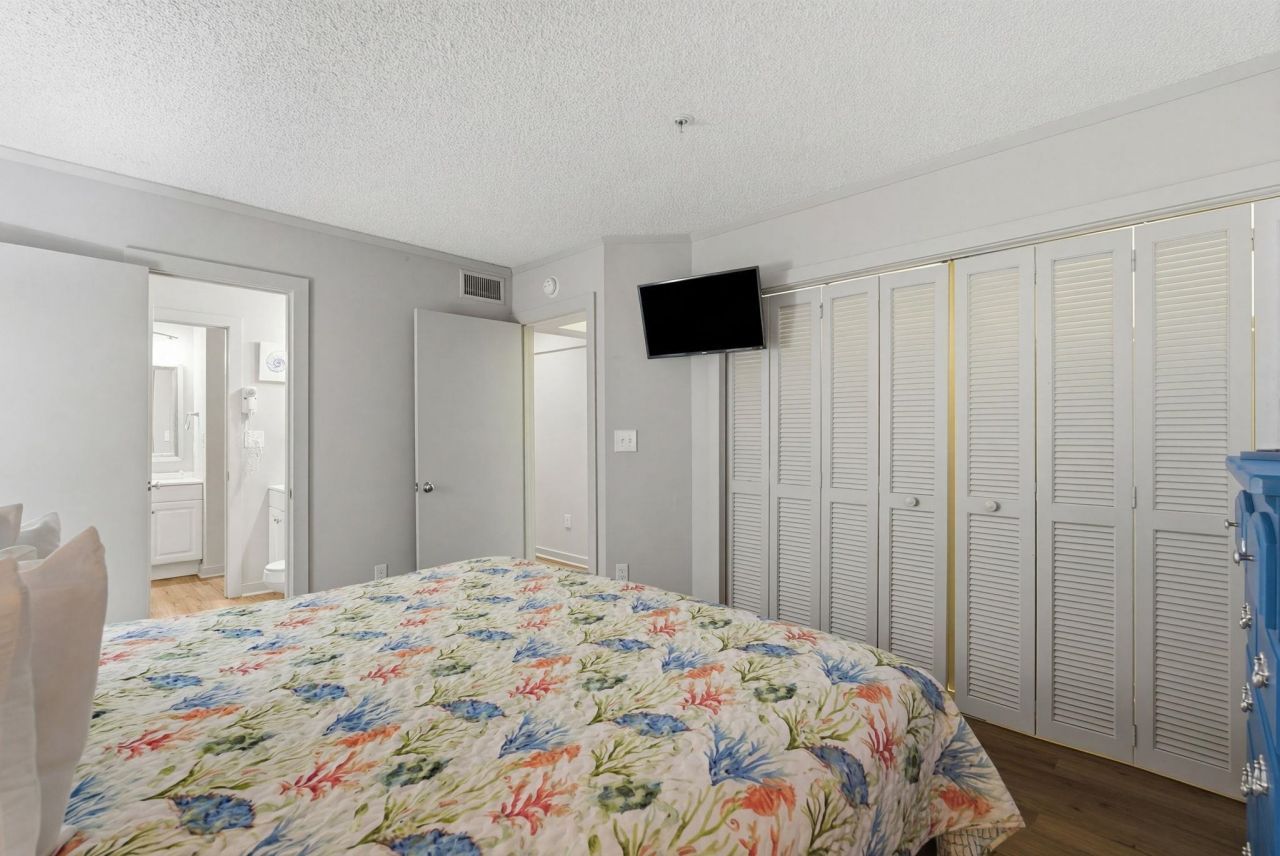 415 Ocean Creek Dr.  Photo 21