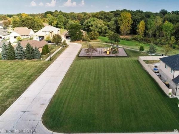 33228 Nicola , Fraser, MI 48026