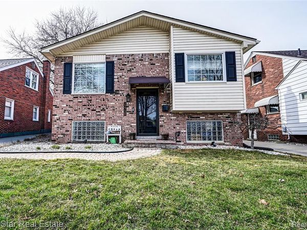 22708 Alger Street, St. Clair Shores, MI 48080