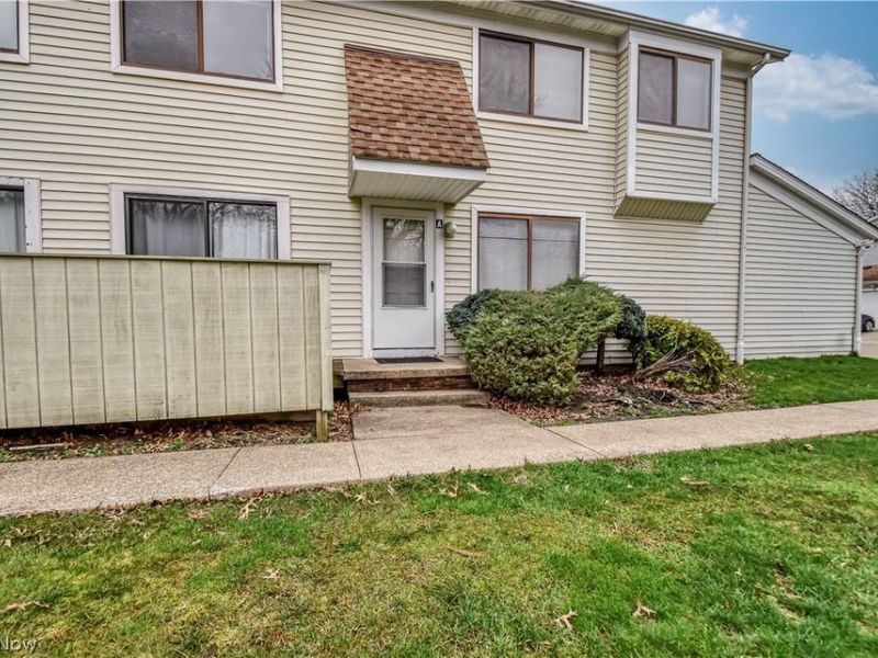 5542 Bretton Court, Unit A, Willoughby, OH 44094 Photo 1