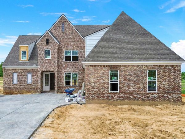 25 WELLINGTON CIR N, Oakland, TN 38068