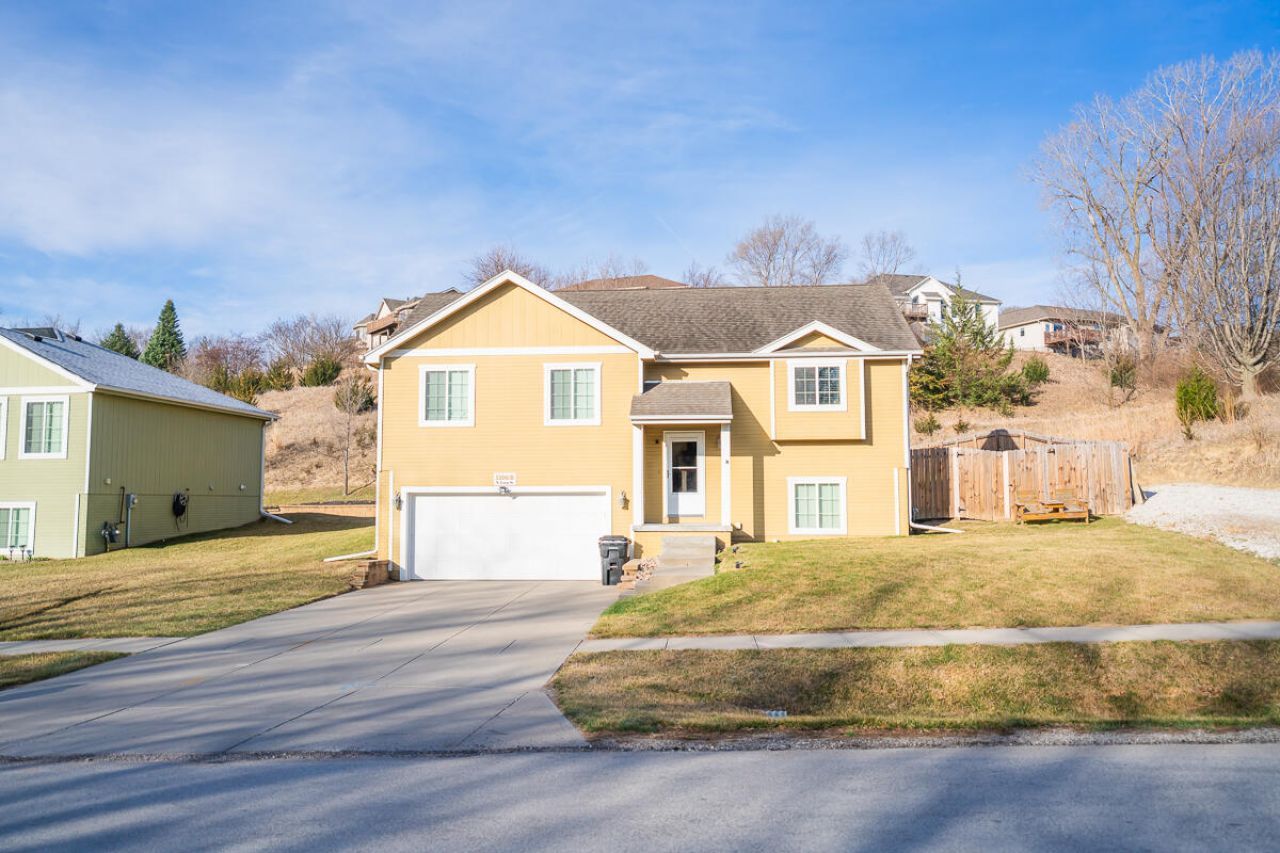 1106b N Linn Street, Glenwood, IA 51534 Main Photo