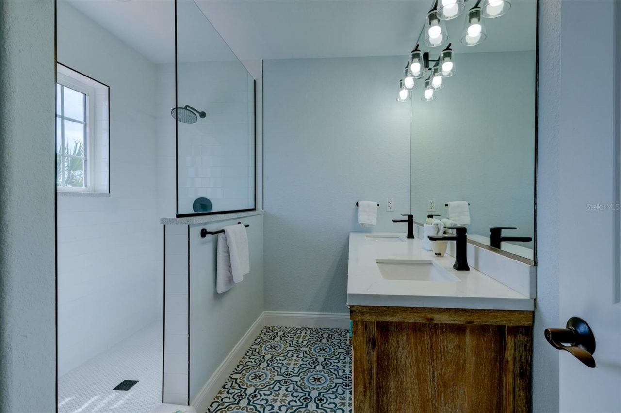 4118 5th Avenue, Holmes Beach, FL 34217 Photo