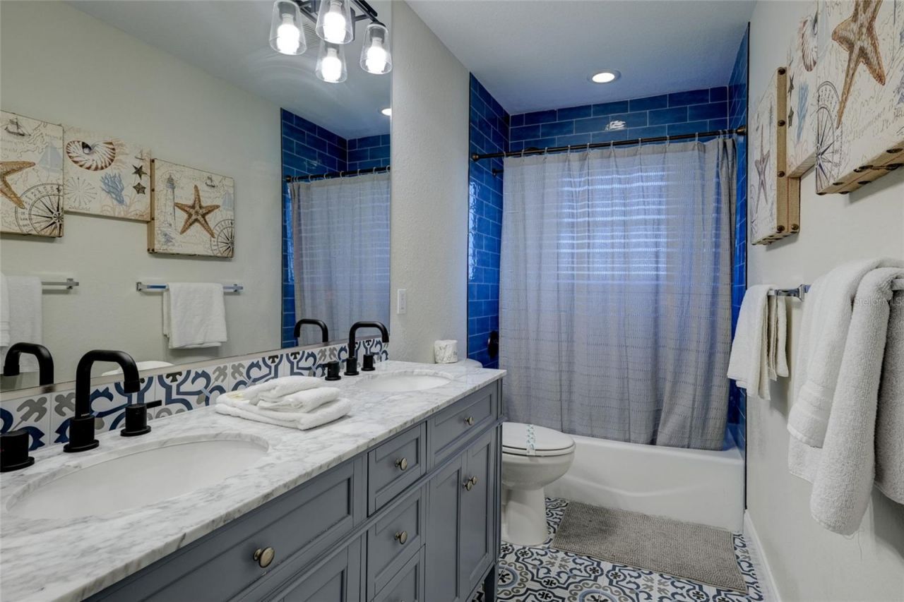 4118 5th Avenue, Holmes Beach, FL 34217 Photo