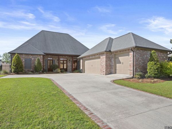 2631 Tiger Crossing Dr, Baton Rouge, LA 70810