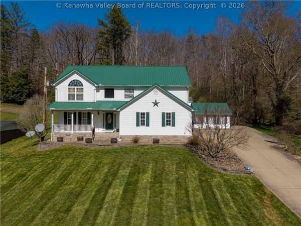 856 Hurricane Creek Road, Hurricane, WV 25526