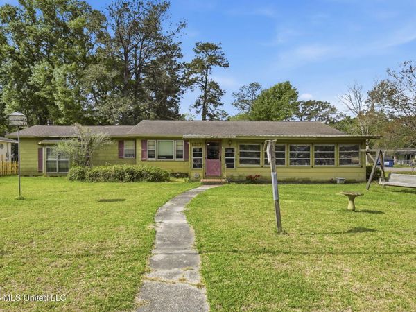 1317 6th Avenue, Picayune, MS 39466