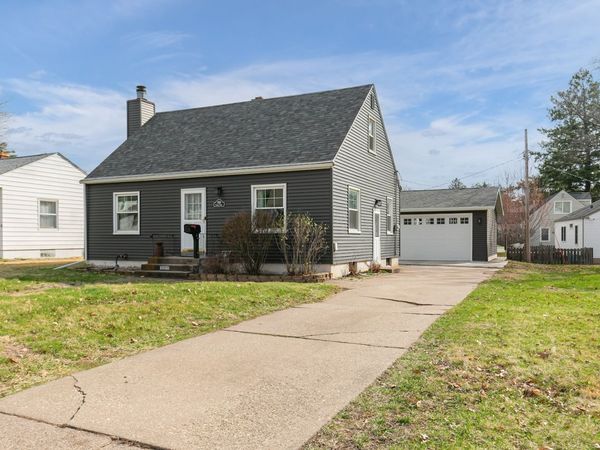 2323 Frances Place, Davenport, IA 52804