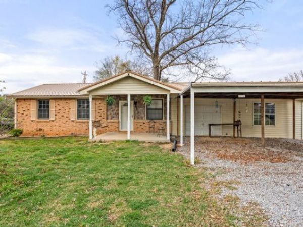 10160 W Oak Dr, Bon Aqua, TN 37025