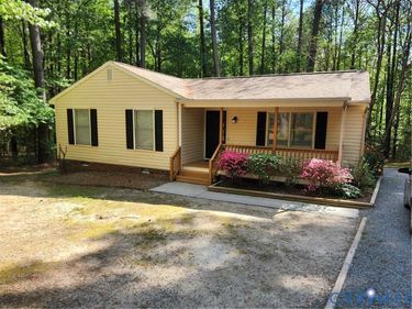 770 Oak Springs Drive, Aylett, VA 23009