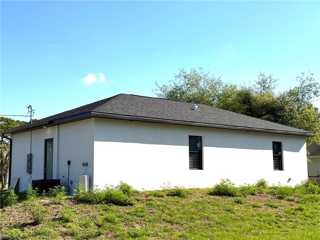 914 Sunrise Blvd , Lehigh Acres, FL 33974 Photo