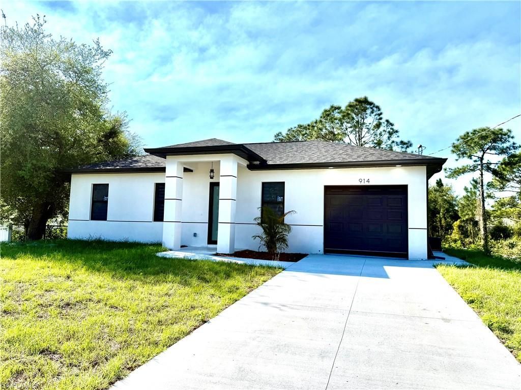 914 Sunrise Blvd , Lehigh Acres, FL 33974 Photo
