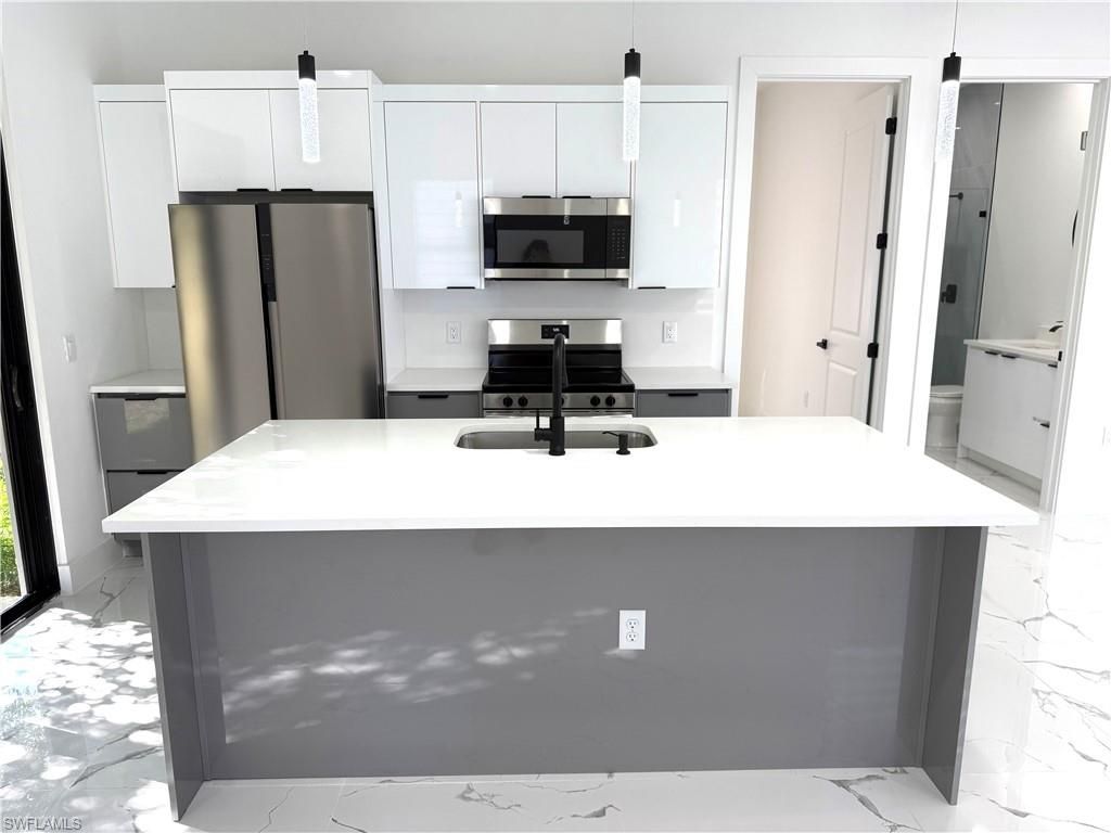 914 Sunrise Blvd , Lehigh Acres, FL 33974 Photo