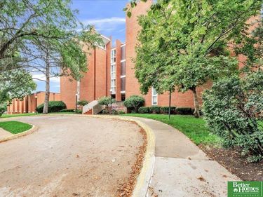 3702 Jackson Street, Unit 105, Omaha, NE 68105