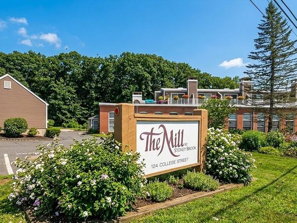 124 College St, Unit 20, South Hadley, MA 01075