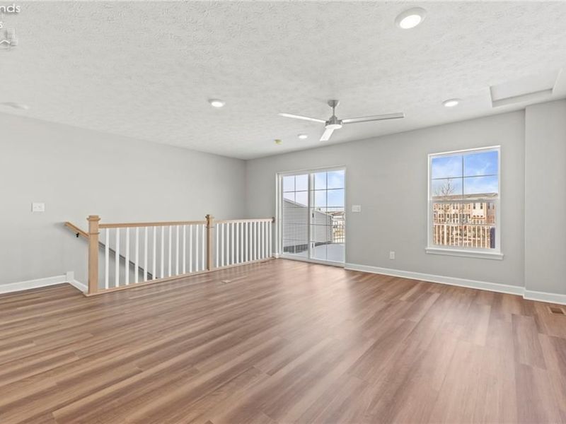 457 Harbor Lane, Lorain, OH 44052 Photo 10