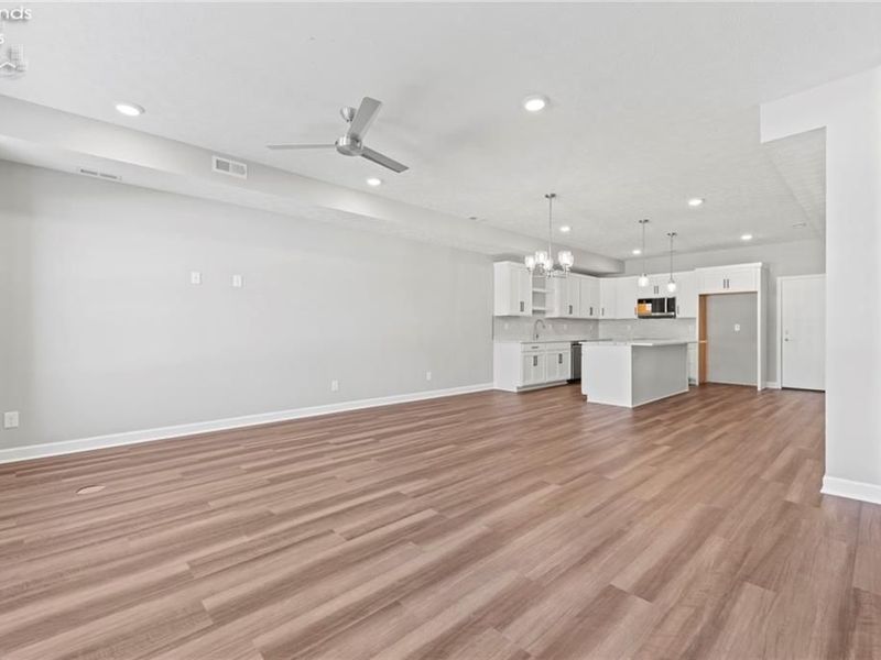 457 Harbor Lane, Lorain, OH 44052 Photo 12